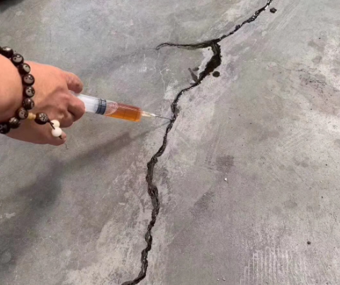 乌当混凝土裂缝修补技术详解​